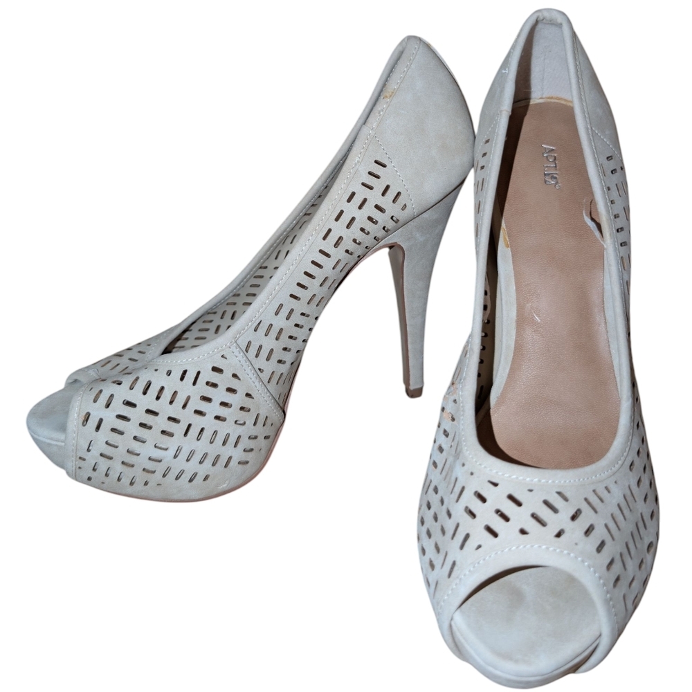 Apt 9 Cream Colored Stiletto Heels with Peep Toe
